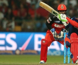 1460939575_dm_160417_de_Kock_innings.jpg